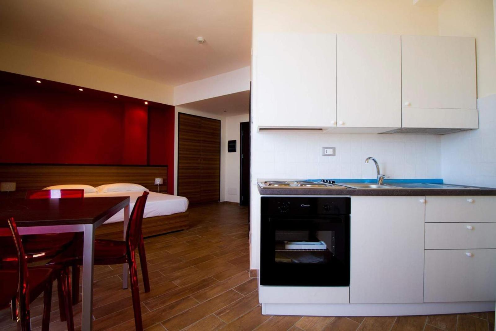 טאולאדה Ste.Mar Apartments מראה חיצוני תמונה