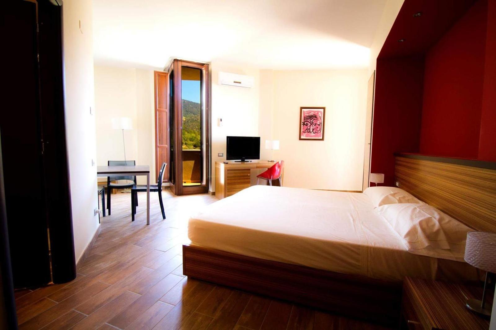 טאולאדה Ste.Mar Apartments מראה חיצוני תמונה