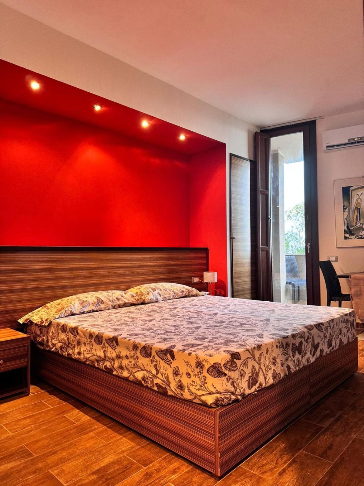 טאולאדה Ste.Mar Apartments מראה חיצוני תמונה
